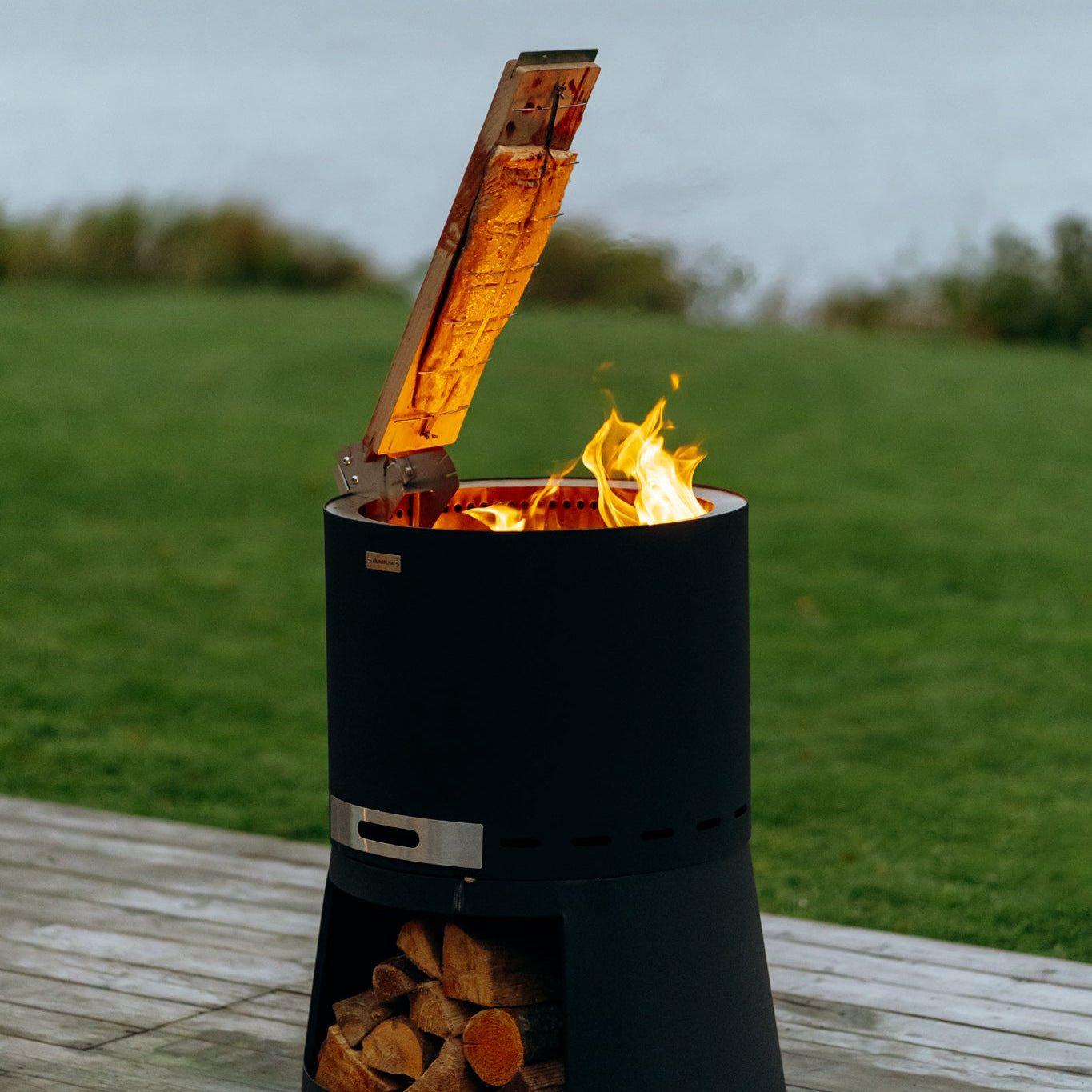 Flammlachsbrett für Feuerschale